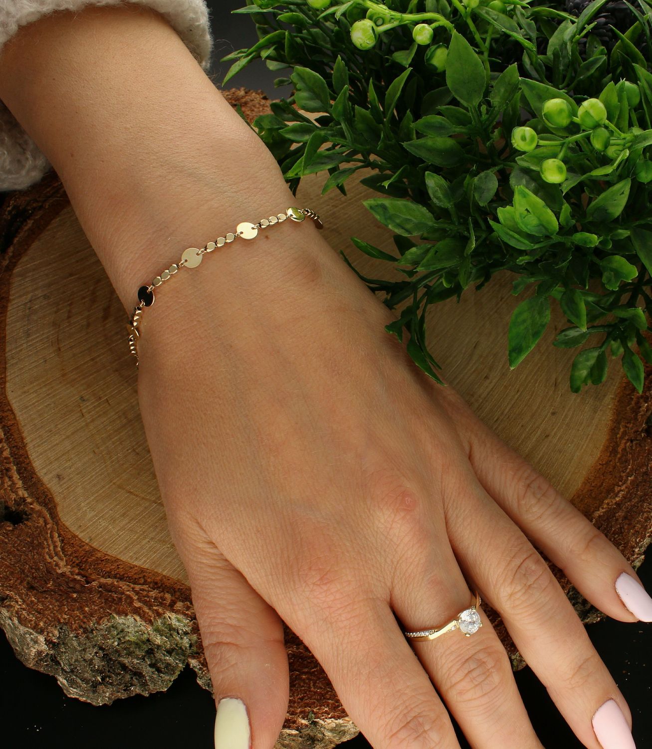 Bransoletka złota 333 nowoczesny wzór BR 6821 333. Bransoletka złota damska. Złota bransoletka o nowoczesnym wzorze. Złota bransoletka idealna na prezent. Bransoletka na każdą okazję.  (1).jpg